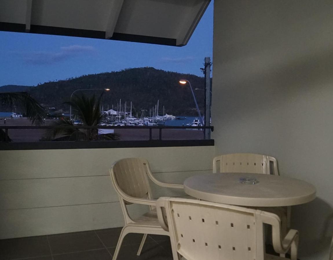 Airlie Seaview Apartments Airlie Beach Exterior foto