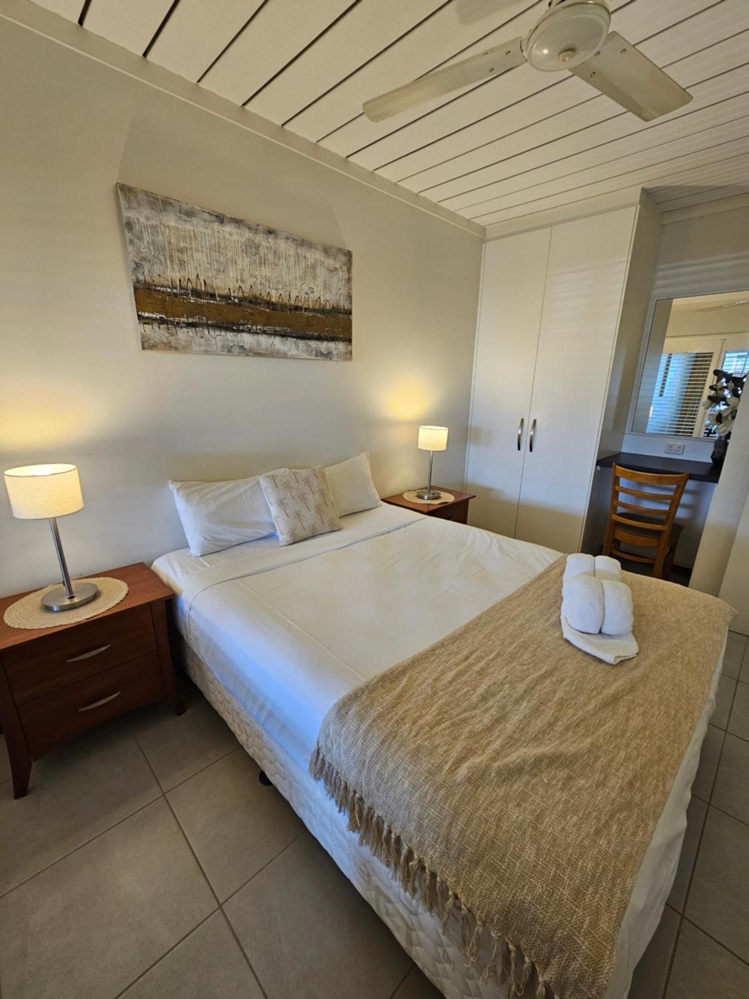 Airlie Seaview Apartments Airlie Beach Exterior foto